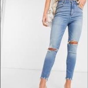 Noisy May Jeans destroyed knee